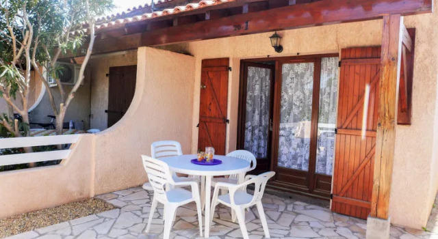 Holiday Home Les Maisons du Rivage Bleu by Interhome, Réserver Maison de vacances Hôtels à Corbières avec parking, Parking