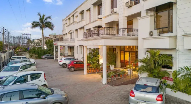 Hotel Paras, Varaa Hotelli Hotellit Haryana pysäköinnillä, Pysäköinti