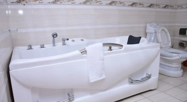Одноместный номер Standard с балконом Upemba Hôtel