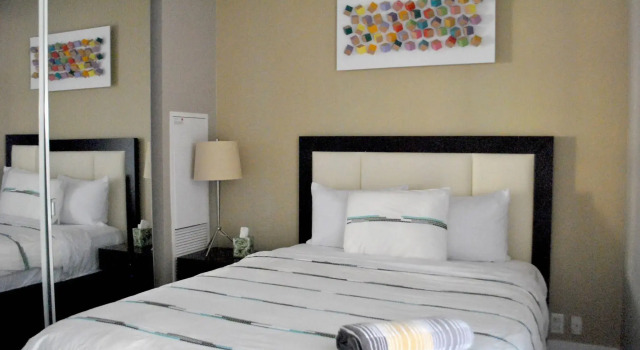 Livingsuites Toronto - Front & John, Забронировать Отель Отели Торонто 4 звезды, рядом с Галерея искусств Онтарио, 4*