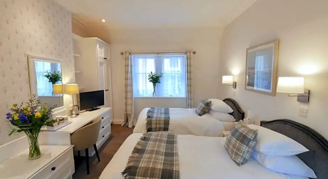 Номер Superior Selkirk Arms Hotel