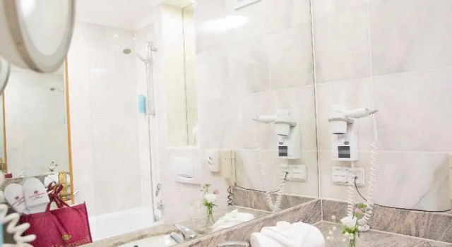 Двухместный номер с балконом Riessersee Hotel