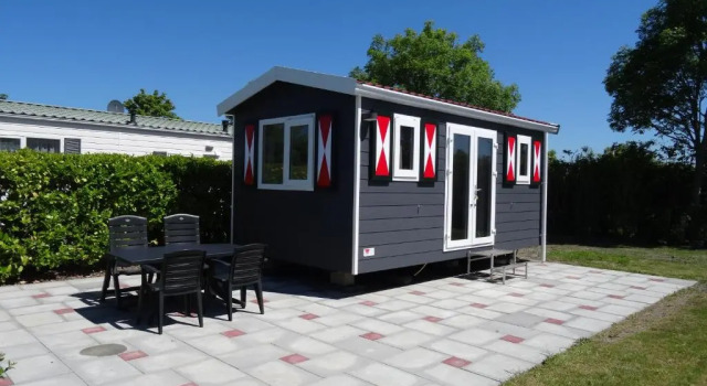 Tinyhouse de tuinfluiter, Book Hotel Oostkapelle Zeeland