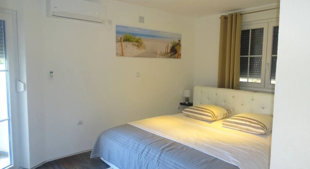 Holiday House Viktoria With Pool For 14 People, Забронировать Вилла Отели Ясенице 4 звезды, 4*