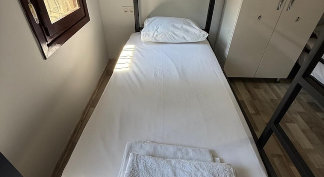 Кровать в общем номере Antalya Marina Hostel