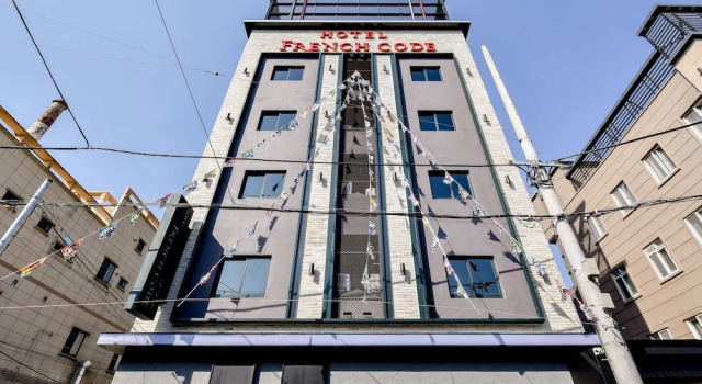 French Code Hotel