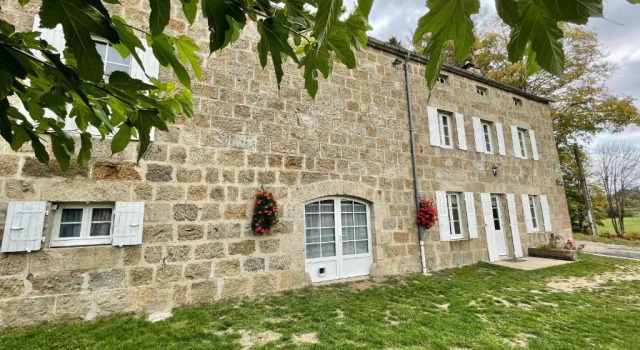 Gite Saint-Jeures, 5 pièces, 8 personnes - FR-1-582-254, Забронировать Отель Сен-Жёр Haute Loire