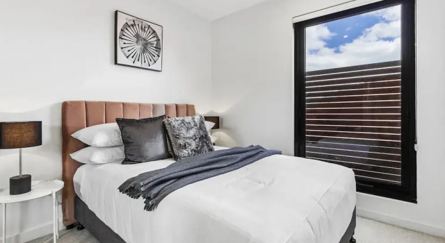 Boutique Apartment in Quiet, Sought-after Suburb, Book Apartment Melbourne 