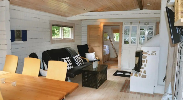 Awesome Home in Höör With 2 Bedrooms, Book Hotel Hoor 