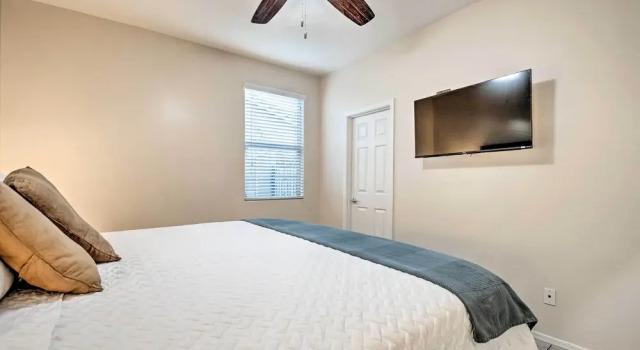 Коттедж 7 Mi to Dtwn: Home w/ Heated Pool in Phoenix