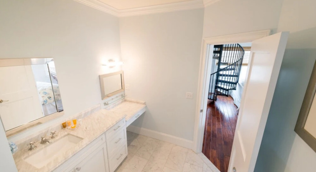 Номер Luxury с 3 комнатами с балконом и с видом на гавань The Newport Lofts - 548 Thames Street