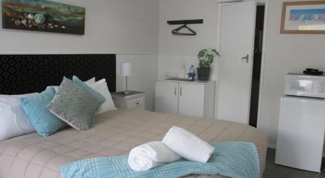 Студия High Street Living Motel