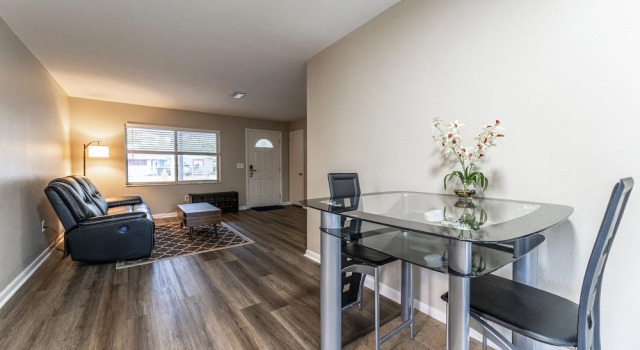 Коттедж Standard ZenHomes in Tampa near Busch Gardens