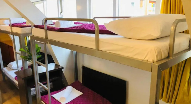 Кровать в общем номере Space Hostel Amsterdam Zaandam