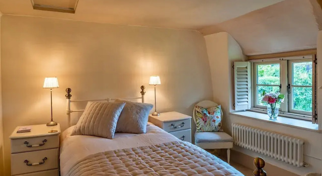 Cottage in Dorset Near Lulworth Cove, Забронировать Дом для отпуска Отели Уинтерборн Стикленд с парковкой, Парковка