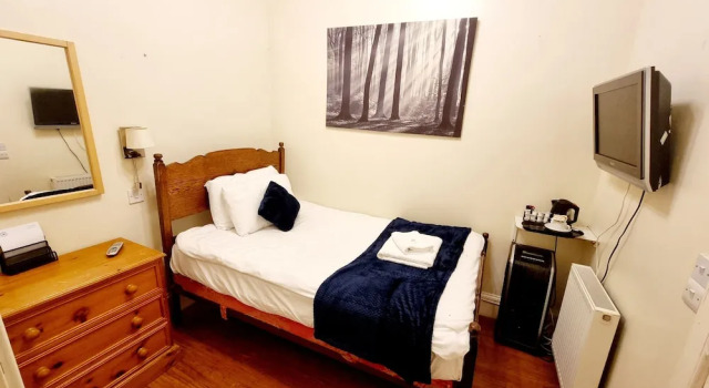 Номер Economy The Guards Hotel