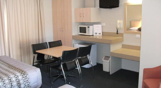 Семейный номер Deluxe Baybrook Motor Inn