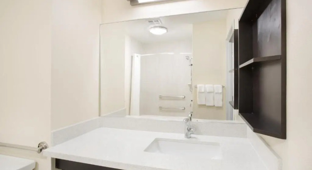Четырёхместный люкс Candlewood Suites Longmont - Boulder Area by IHG