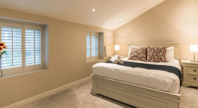 Pierce Brosnan Suite by 5STARSTAY, Забронировать Отель Дублин Каунти Дублин, рядом с Резиденция лорд-мэра Дублина