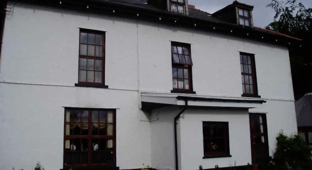 Rhymney House hotel, Book Hotel Rhymney Gwent