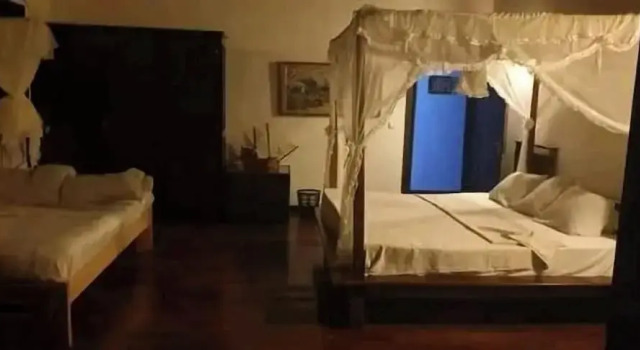 Piscine bimoko, Varaa Hotelli Ambaro 