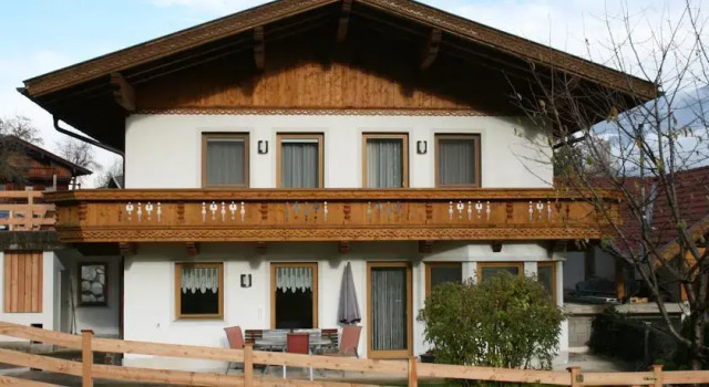 Holiday Home in Fugenberg Near Spieljochbahn, Rezerwuj Hotel Hotele w Tyrol z parkingiem, Parking