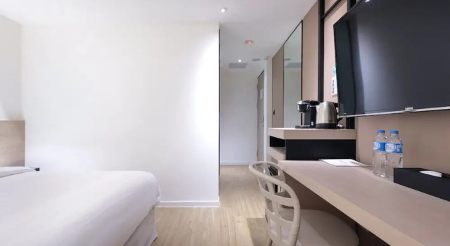 Номер Comfort KEEBE Hotel