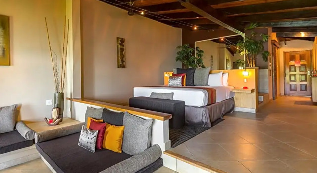 Двухместный полулюкс Coco de Mer Hotel and Black Parrot Suites