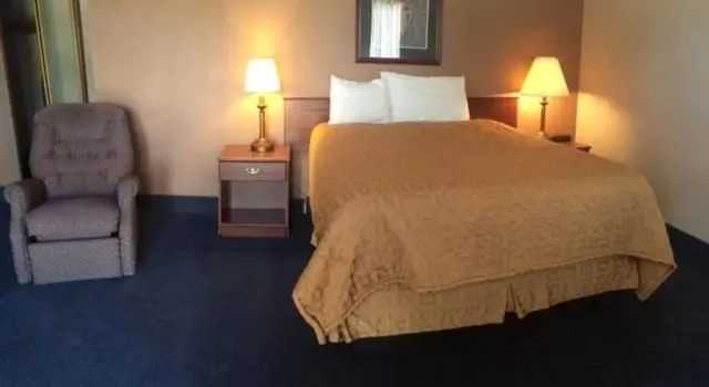Люкс Sunflower Inn & Suites - Garden City