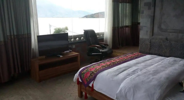 Dali Shuanglang Yinyu Jinxiangyuan Erhai Seaview Hotel, Rezerwuj Hotel Hotele w Dali Shuanglang z parkingiem, Parking