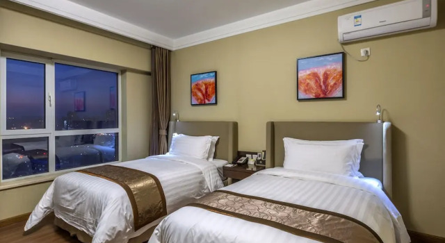 Jinjiang Peninsula Seasons Hotel