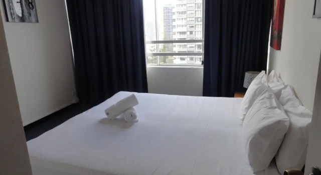 Апартаменты Quarterdeck Apartments