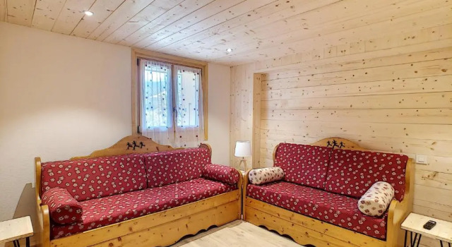 Joli APPARTEMENT DANS CHALET AVEC TERRASSE - SAINT JEAN D'AULPS - PROCHE MORZINE - 6 PERSONNES - LILOU, Забронировать Шале Виллы Овернь-Рона-Альпы, Вилла