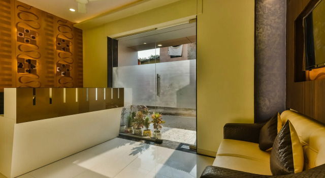 Hotel Liberty Plaza, Забронировать Отель Отели штата Махараштры 3 звезды, 3*