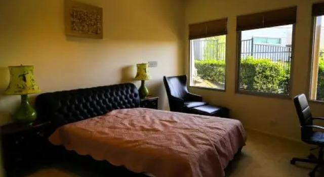 F&D' s House, Book Hotel Melbourne 
