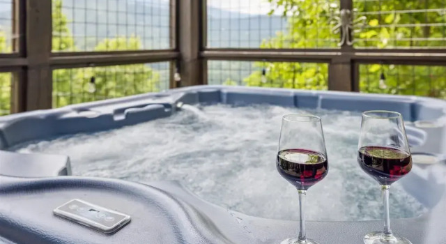 Апартаменты Gorgeous Cabin w Hot Tub Firepit Gameroom
