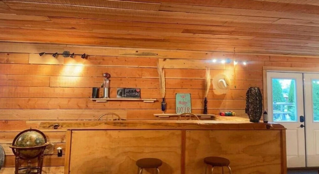 Utopia Feels Botanical Glampground and Micro-Farm, Buchen Sie Hotel Coldstream Kanada