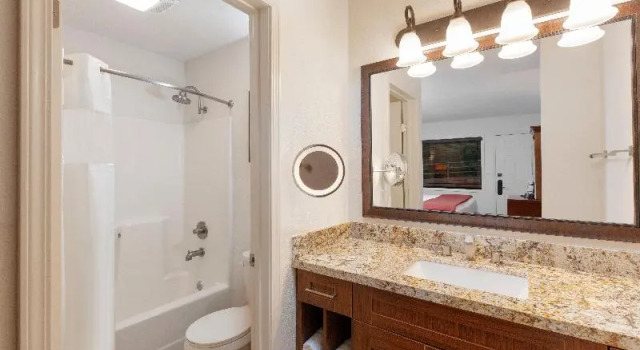 Двухместный номер Standard с балконом Westgate Branson Woods Resort
