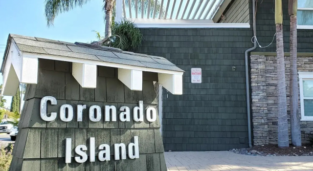 Coronado Island Inn