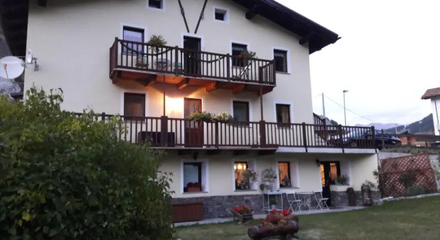 Casa Walter- VDA-LA THUILE- CIR 0024, Забронировать Отель Ла-Тюиль Mont Blanc - Italy, рядом с Эспас-Сан-Бернардо