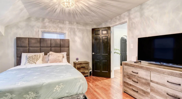 Luxurious Detroit Home - Walk to Golf and Park, Buchen Sie Hotel Highland Park Michigan