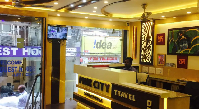 Кровать в общем номере Hotel Pink City Opposite New Delhi Railway Station