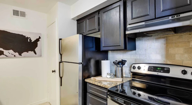 Апартаменты c 1 комнатой Contemporary Dallas Condo w/ Pool Access!