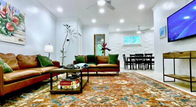 DreamSpace Cottage, Private Pool, Lush Garden, Car Included