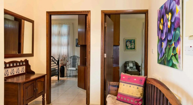 Villa Irene Palace, Réserver Villa Cottages à Steni, Cottage