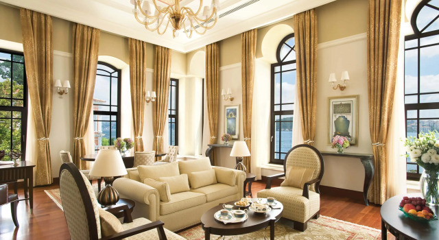 Люкс Palace Bosphorus с 2 комнатами Four Seasons Hotel Istanbul at the Bosphorus