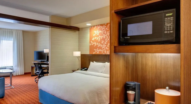 Fairfield Inn and Suites by Marriott Calhoun, Book Hotel Hoteller i Calhoun med pool, Swimmingpool