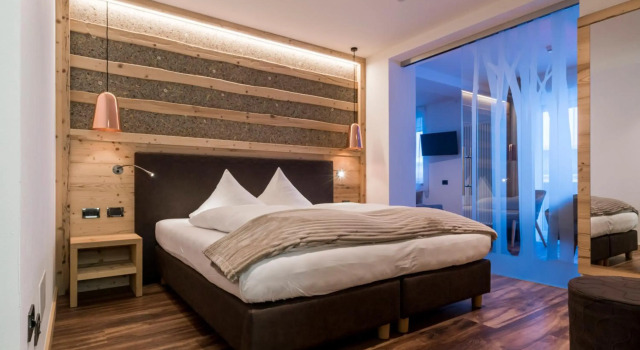 Hotel Astoria, Забронировать Отель Отели Канацеи с бассейном, рядом с Горнолыжный курорт Канацеи, Бассейн