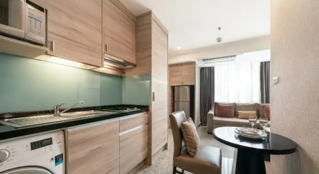 Двухместный номер Standard c 1 комнатой с балконом Adelphi Suites Bangkok