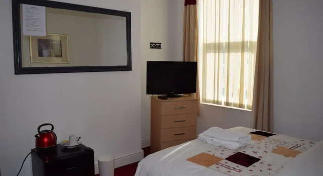Masters Guest house, Rezervați Pensiune Pensiuni în Merseyside, Pensiune